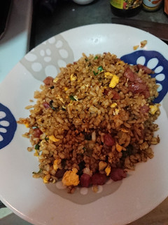 咖哩洋蔥香腸炒飯 的食譜成品照片