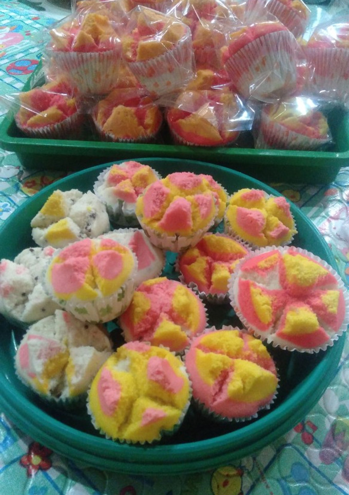 Foto resep Bolu kukus mekar warna-warni(menu bakulan)