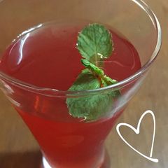 A picture of Strawberry refresher.