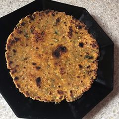 A picture of Thepla.