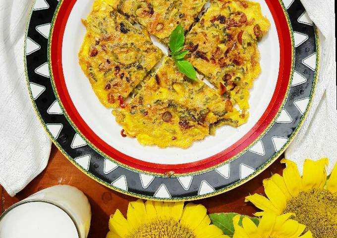 Bitter Gourd Omelette (Telur dadar pare/omlet Pare)