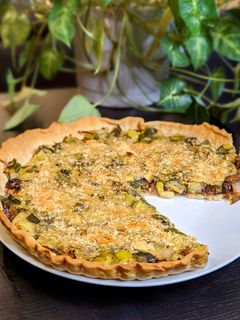 Une photo de Tarte aux poireaux et oignons caramélisés