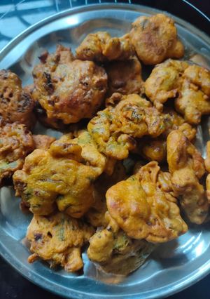 राजस्थानी प्याज़ पकौड़ी (Rajasthani pyaz pakodi recipe in Hindi) रेसिपी मुख्य फोटो