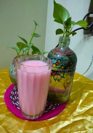 দুধ ও রুহ আফজার সরবত রেসিপির প্রধান ছবি