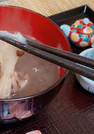 A picture of Japanese Sweet Bean Soup (お汁粉).