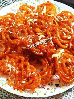 इंस्टेंट जलेबी (Instant jalebi recipe in Hindi) रेसिपी मुख्य फोटो