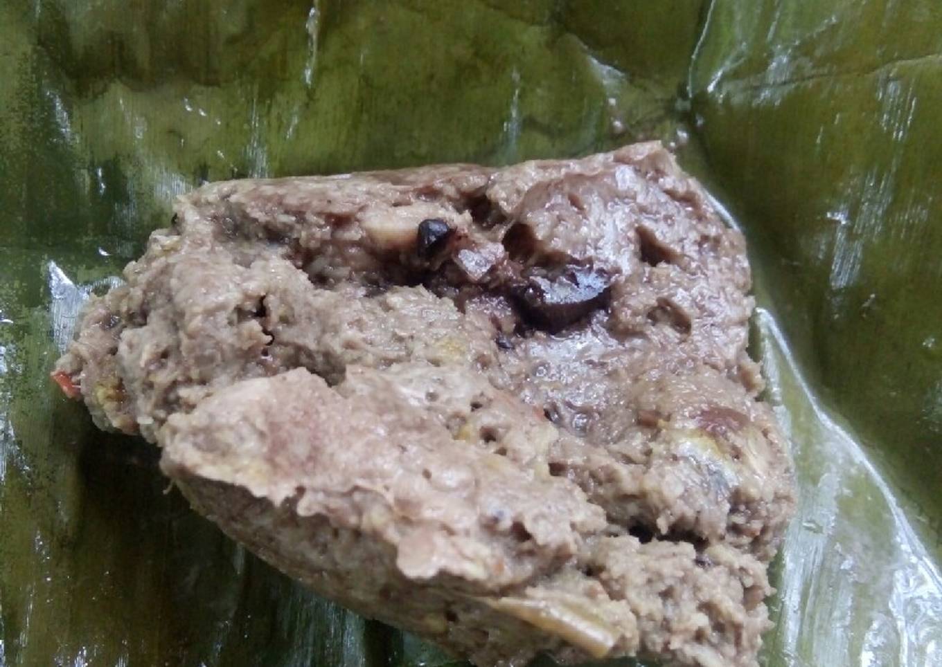 Marus (daging babi campur kelapa muda)
