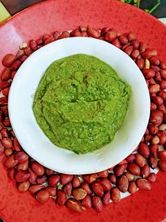 मूंगफली और धनिया की चटनी (moong Fali aur dhania ki chutney recipe in Hindi) रेसिपी मुख्य फोटो
