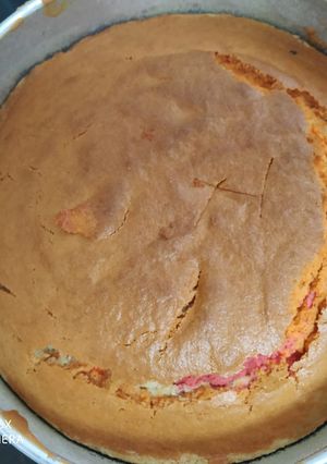 A picture of Naked Marbled Vanilla cake.#ChristmasBaking#.