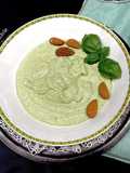 Salsa allo yogurt, basilico e mandorle