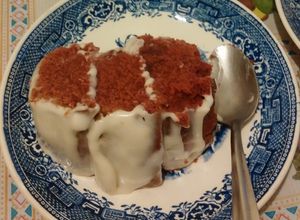 Una foto de Torta RED VELVET con glaseado de queso crema