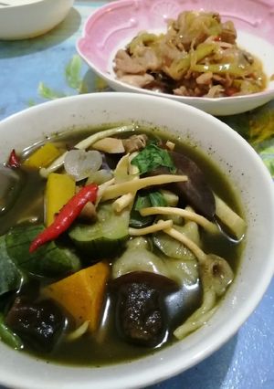 รูปของ แกงเห็ดน้ำใบย่านาง