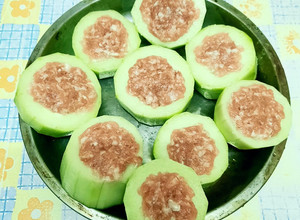 大黃瓜鑲肉🐖🥒 的食譜成品照片