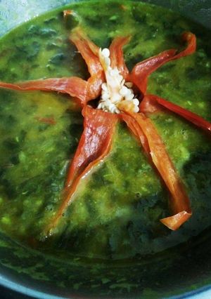 A picture of Dal palak.