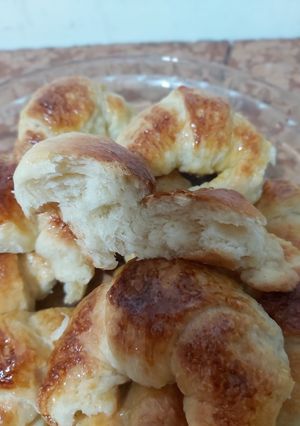 Una foto de Medialunas de Manteca de Panadería