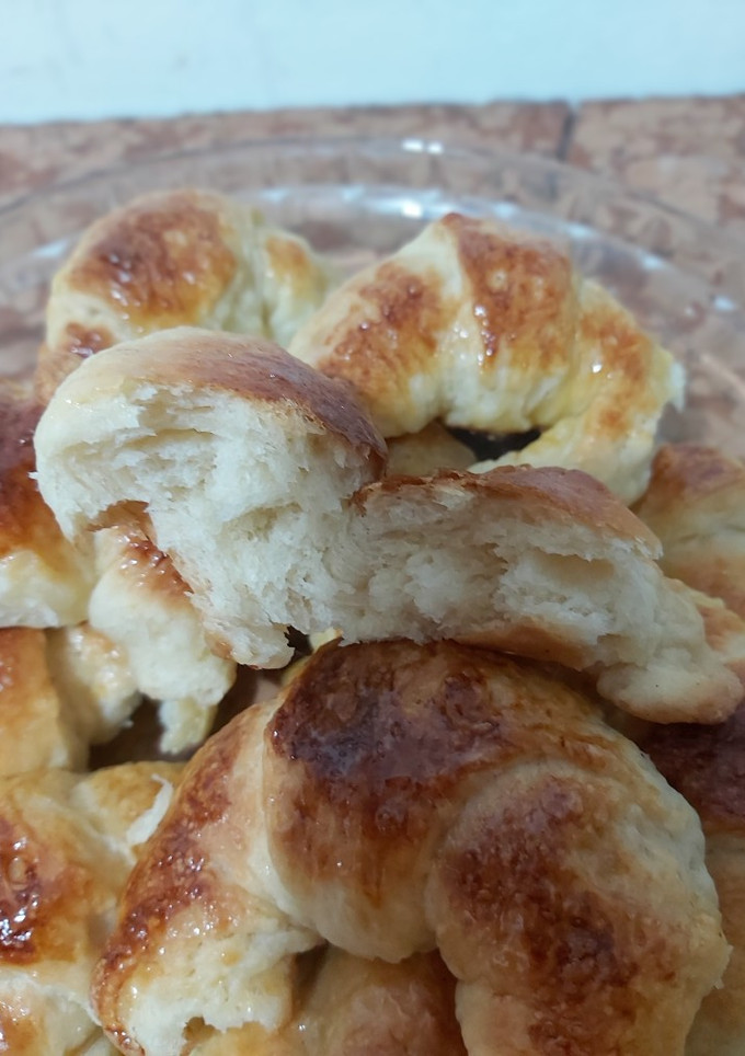 Una foto de Medialunas de Manteca de Panadería