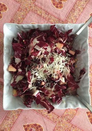 Foto di Insalata di radicchio noci e rapa rossa