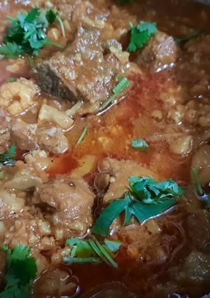 A picture of Gobhi gosht.