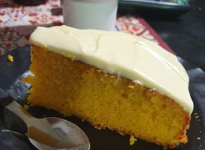 Una foto de Carrot cake en licuadora con frosting de queso