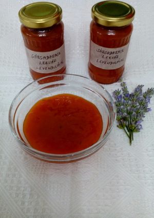Sárgabaracklekvár levendulával recept fotója