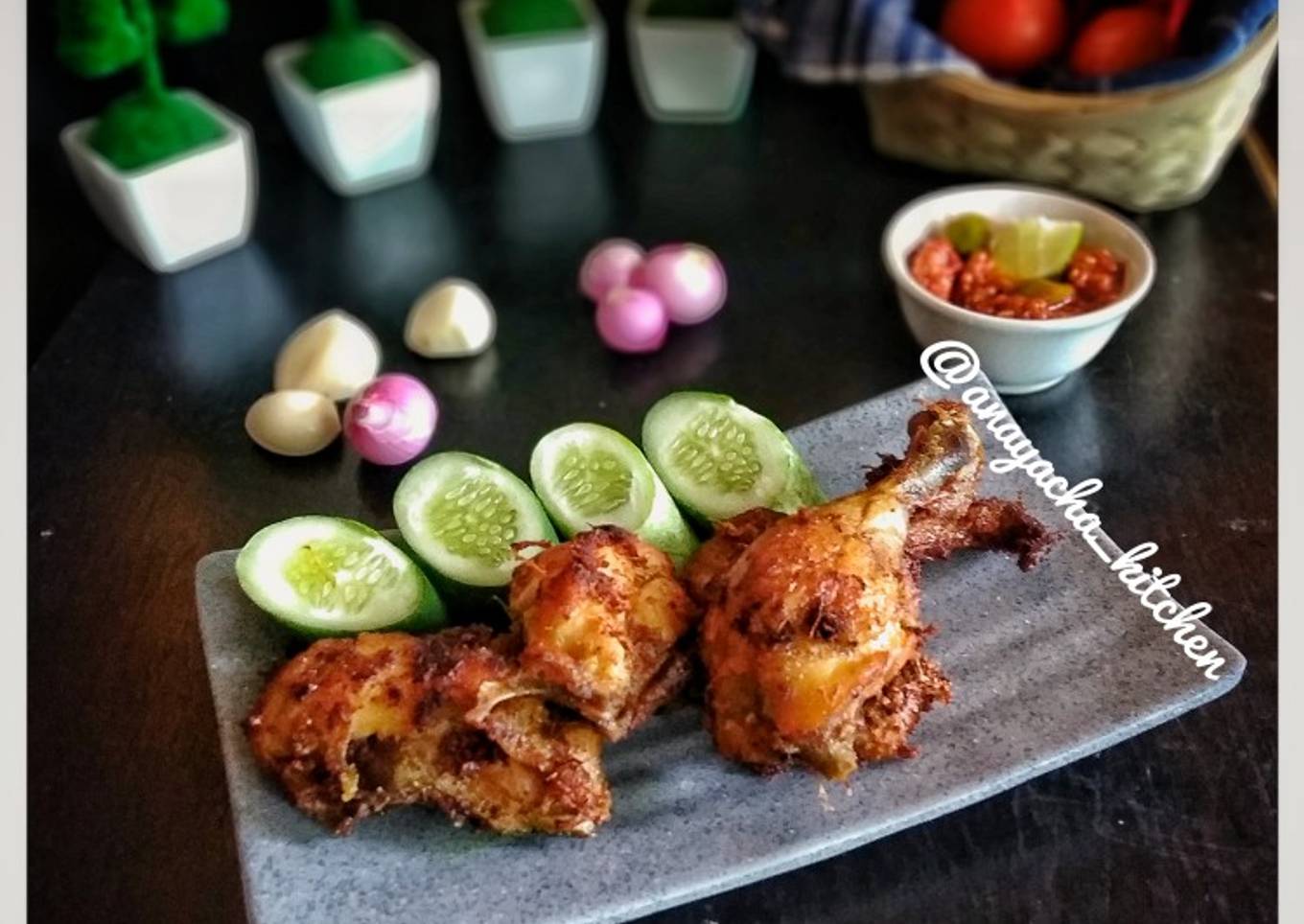 Ayam goreng lengkuas