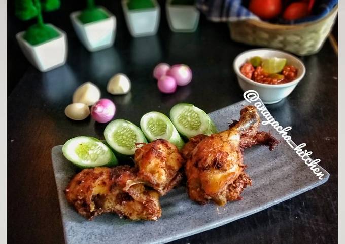 Ayam goreng lengkuas