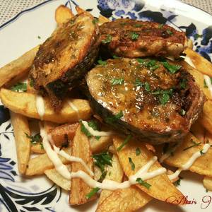 Albacora en adobo picante, con patatas aliñadas