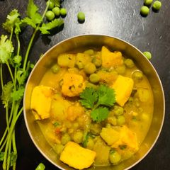 A picture of Aloo Matar Paneer Subji.
