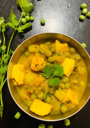 A picture of Aloo Matar Paneer Subji.