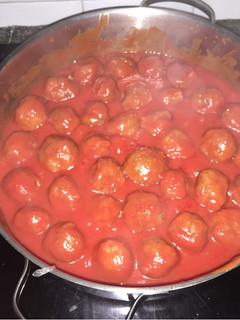 Una foto de Albóndigas con salsa de tomate frito