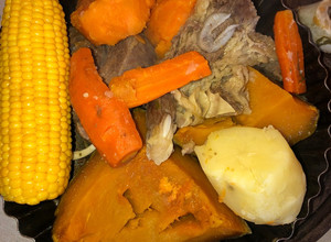 Una foto de Puchero de carne con verduras