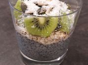 Una foto de chia pudding
