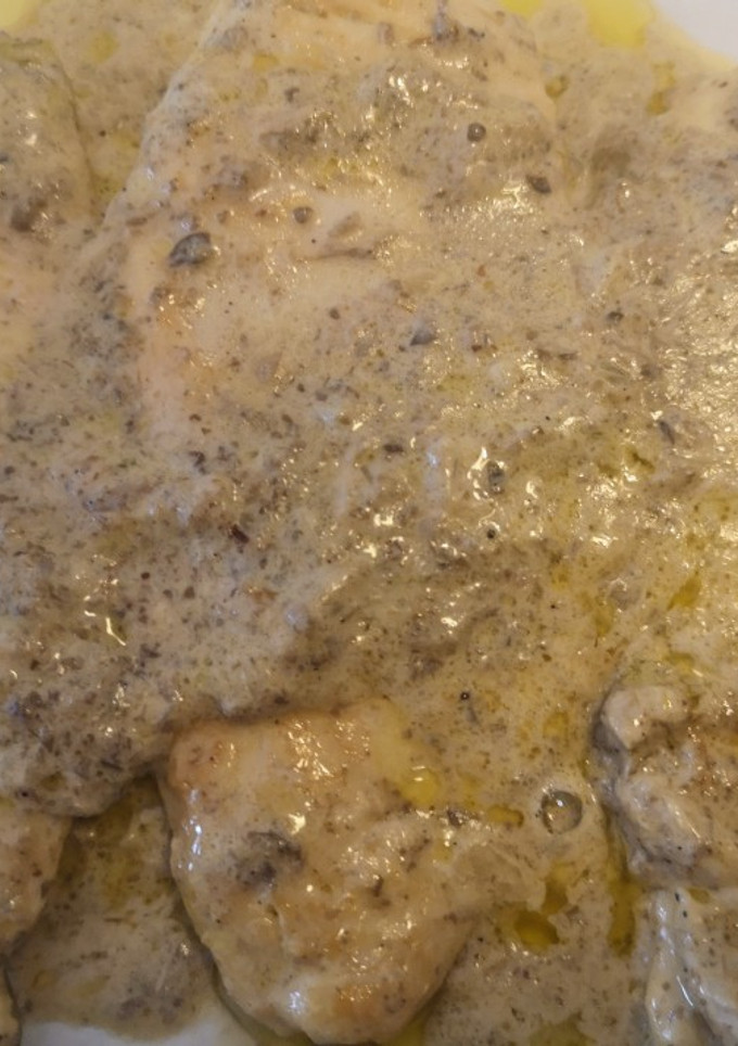 Una foto de Pechuga de pollo con salsa de setas
