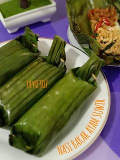 Foto resep Nasi bakar ayam suwir kemangi