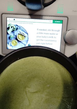 Una foto de Crema de brócoli y merluza para bebés