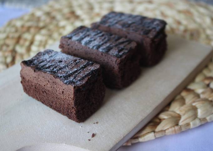 Langkah Mudah untuk Menyiapkan Brownies panggang chocolatos sederhana Anti Gagal