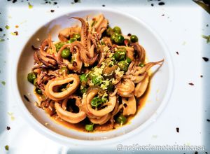 Foto di Calamari in Guazzetto con Piselli e Zest di Limone