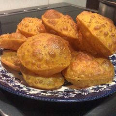 A picture of Gujarati Masala Puris.