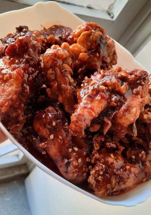 A picture of CRISPY HONEY CHILLI WINGS🤩.