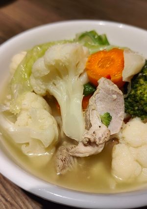 Hình của món Canh bông cải gà tây.