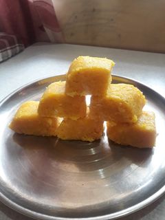 नारियल मिठाई (Nariyal mithai recipe in Hindi) रेसिपी मुख्य फोटो