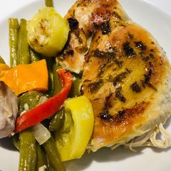 A picture of Tarragon Chicken Thighs with Veggies 😁😁😁.