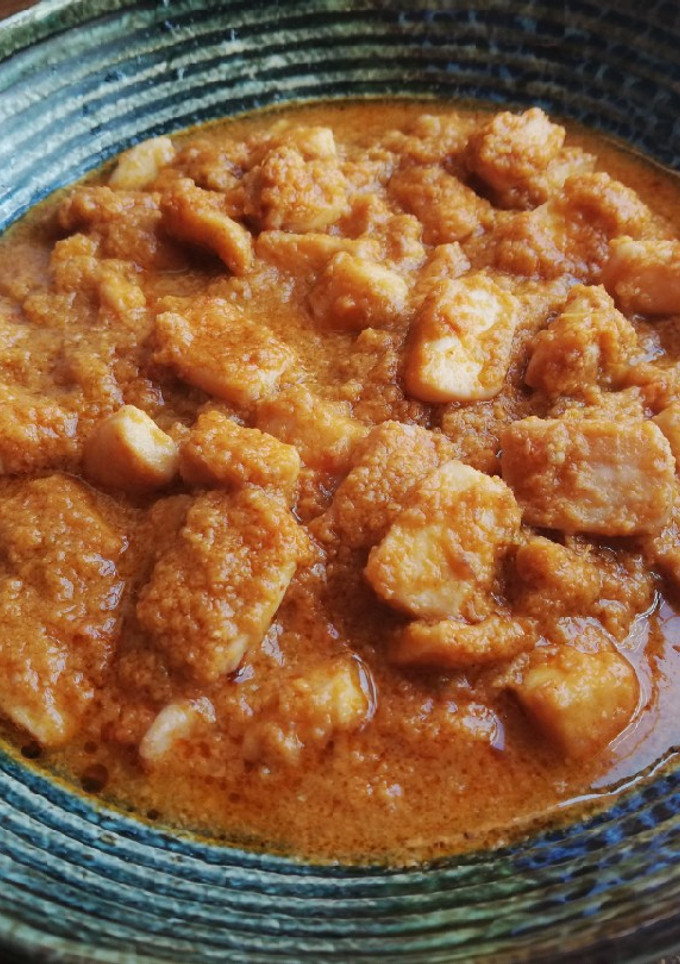 Una foto de Calamares en salsa americana🦑🥖🌶️
