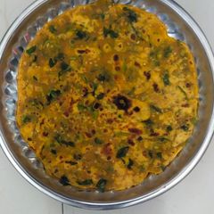 A picture of Methi thepla.