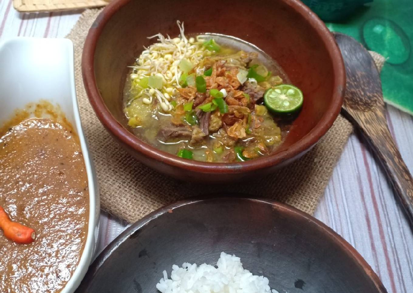 Sroto Sokaraja (soto khas Banyumas)