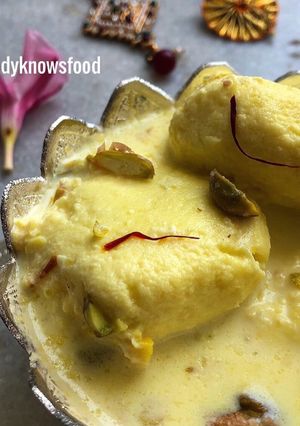 A picture of Rich & Delicious Kesar Pista Rasmalai.