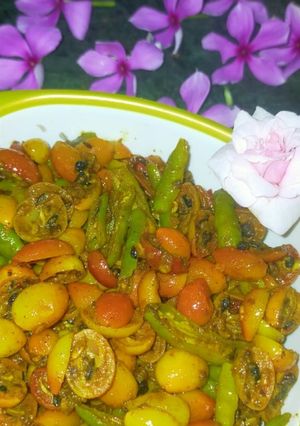 हरी मिर्च करोंदे की सब्जी (hari mirch karonde ki sabzi recipe in Hindi) रेसिपी मुख्य फोटो