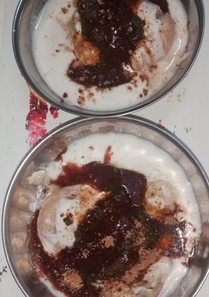 दही बड़े चाट(dahi bade chaat recipe in hindi) रेसिपी मुख्य फोटो