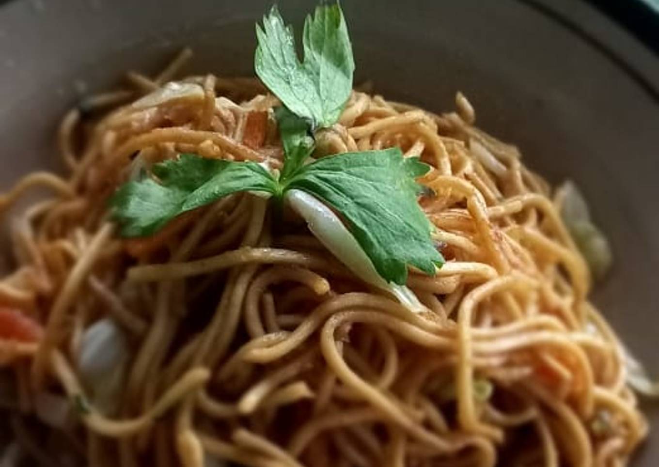 Mi goreng sederhana (mie urai burung dara)