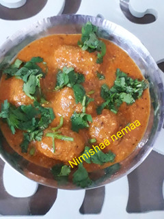 दम आलू (dum aloo recipe in Hindi) रेसिपी मुख्य फोटो